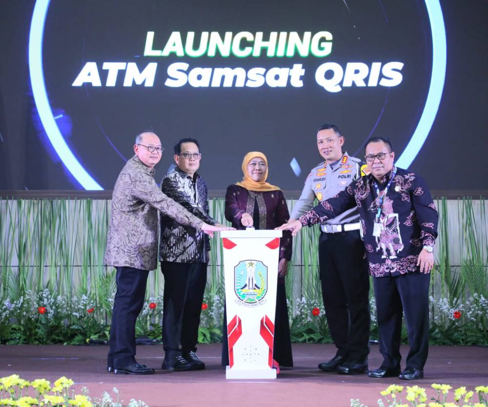Gubernur Khofifah Launching ATM Samsat QRIS Pada HUT ke - 61 Bapenda Jatim